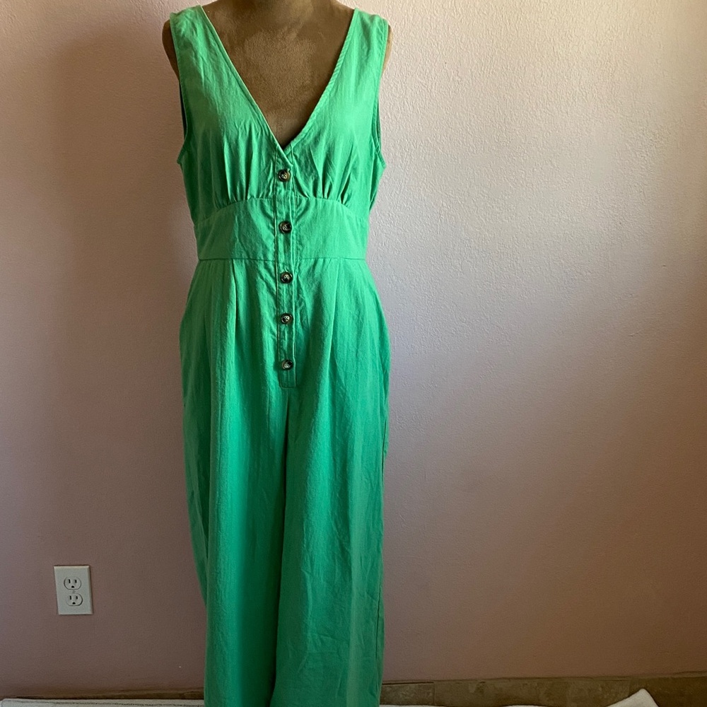 A CALIN BY FLYING TOMATO Green Sleeveless Buttoned Jumpsuit